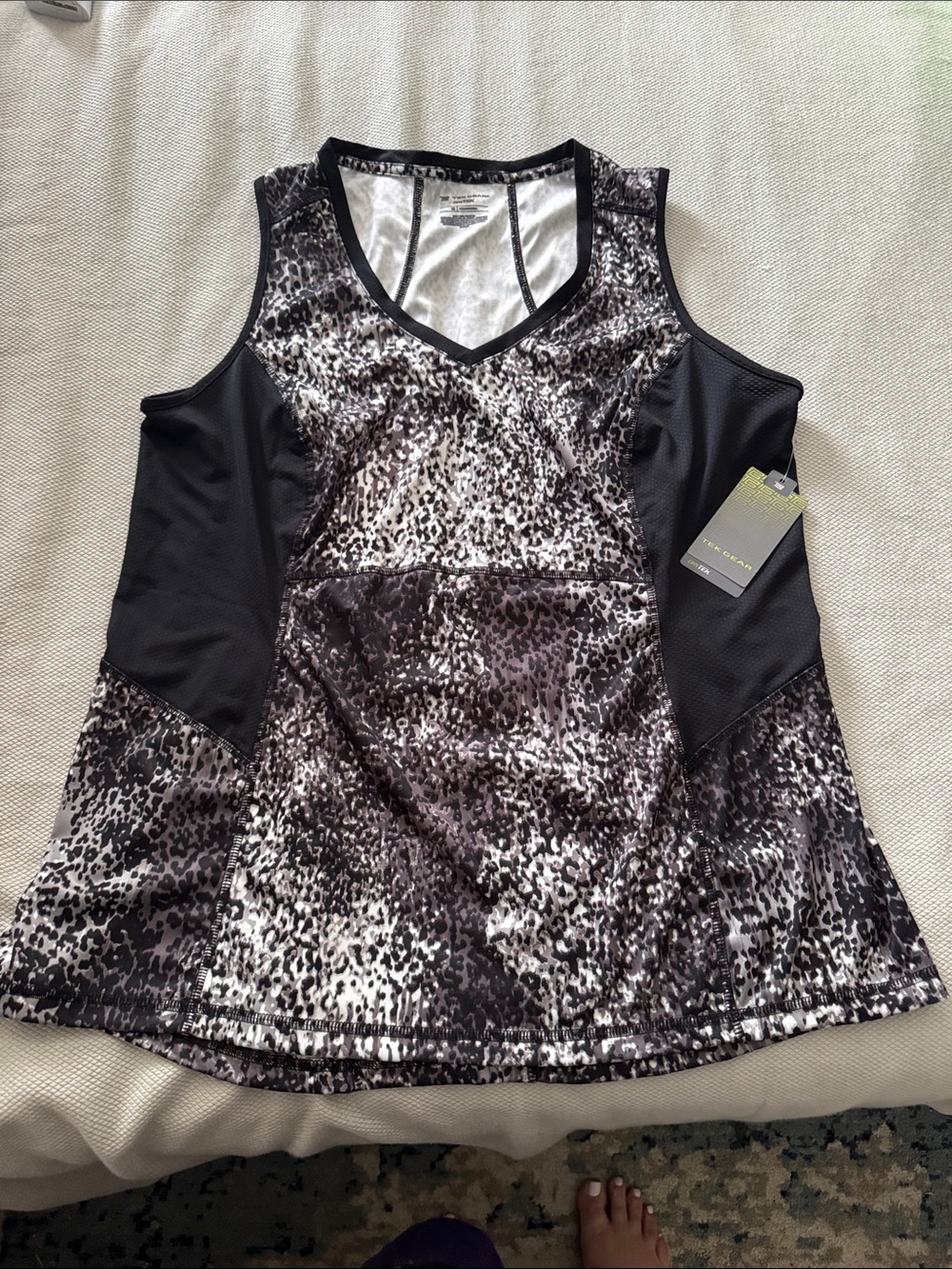 tek gear Black & Gray Leopard Print V-Neck Tank